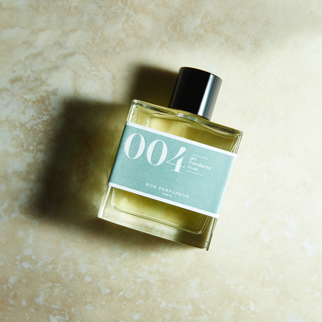 Eau de parfum 004 with gin, mandarin and musk