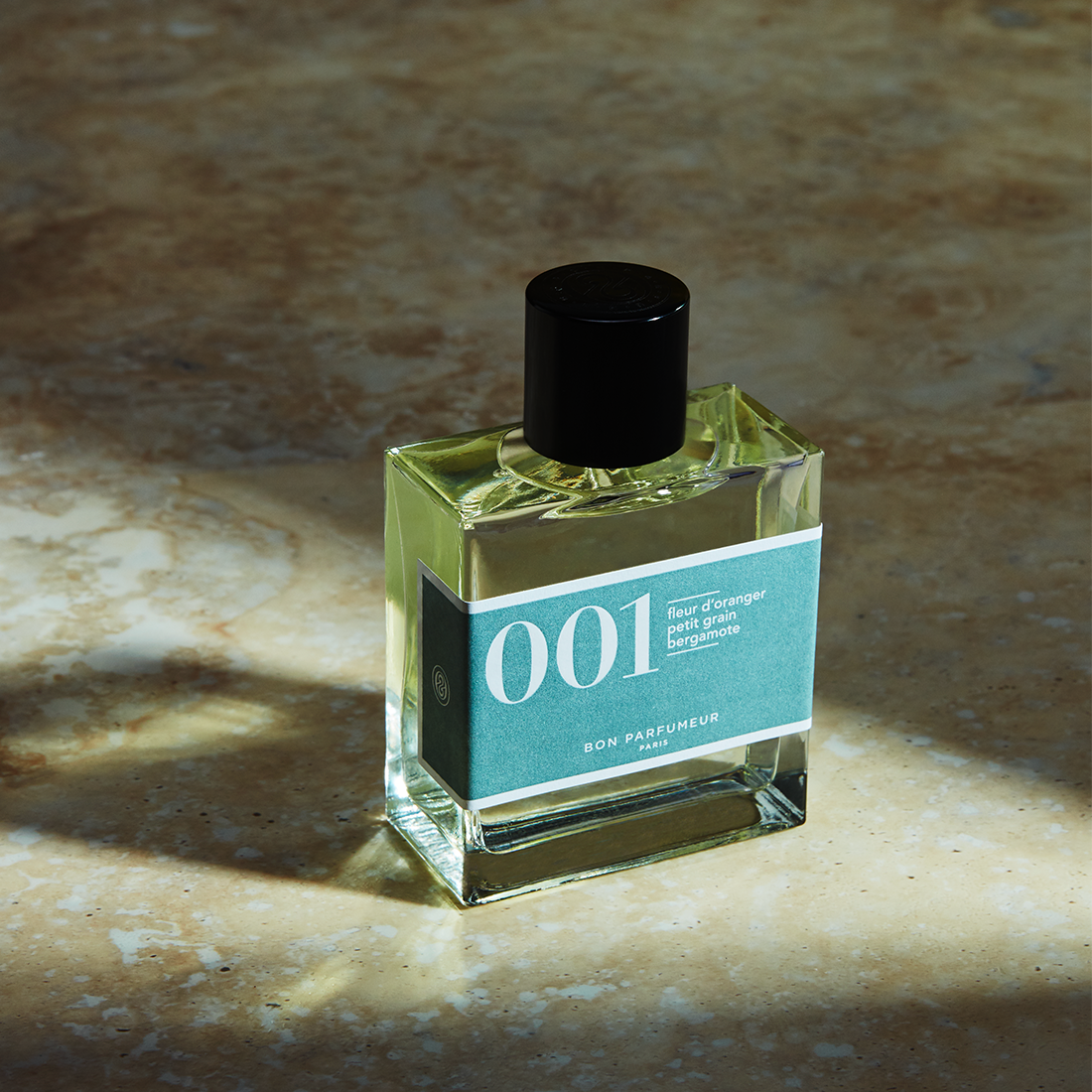 Eau de parfum 001 à la fleur d'oranger, au petit grain et à la bergamote